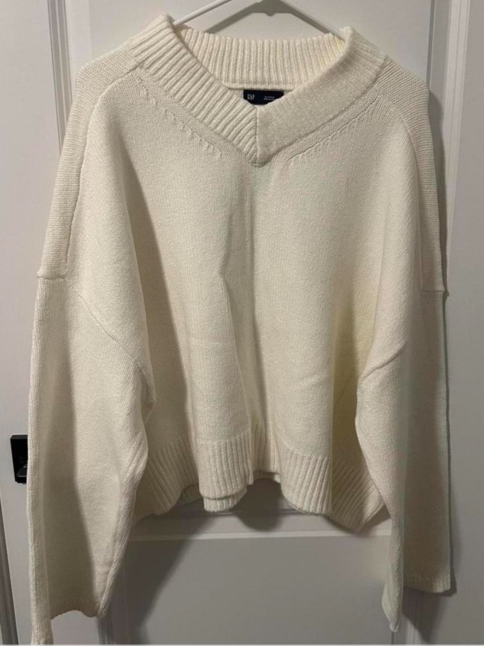 Gap Cashsoft V-neck Sweater